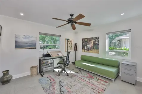 2158 Blossom Way S St Petersburg FL 33712