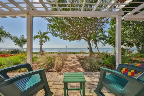2158 Blossom Way S St Petersburg FL 33712