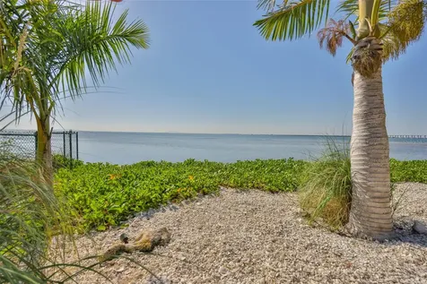 2158 Blossom Way S St Petersburg FL 33712