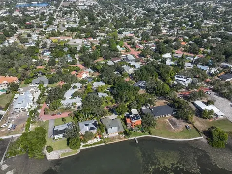 2158 Blossom Way S St Petersburg FL 33712