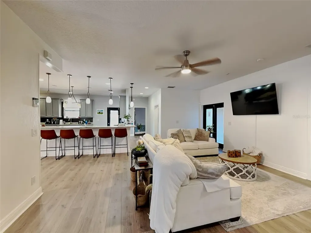 17660 County Road 455 Montverde FL 34756