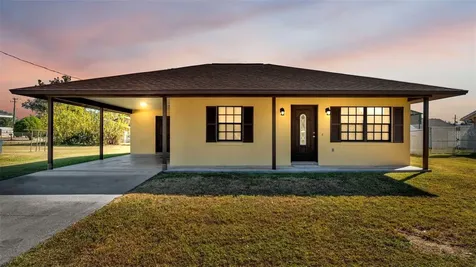 16 N Hendry Avenue Fort Meade FL 33841