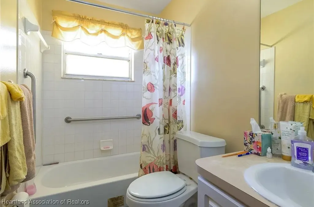 2443 W Newton Road Avon Park FL 33825