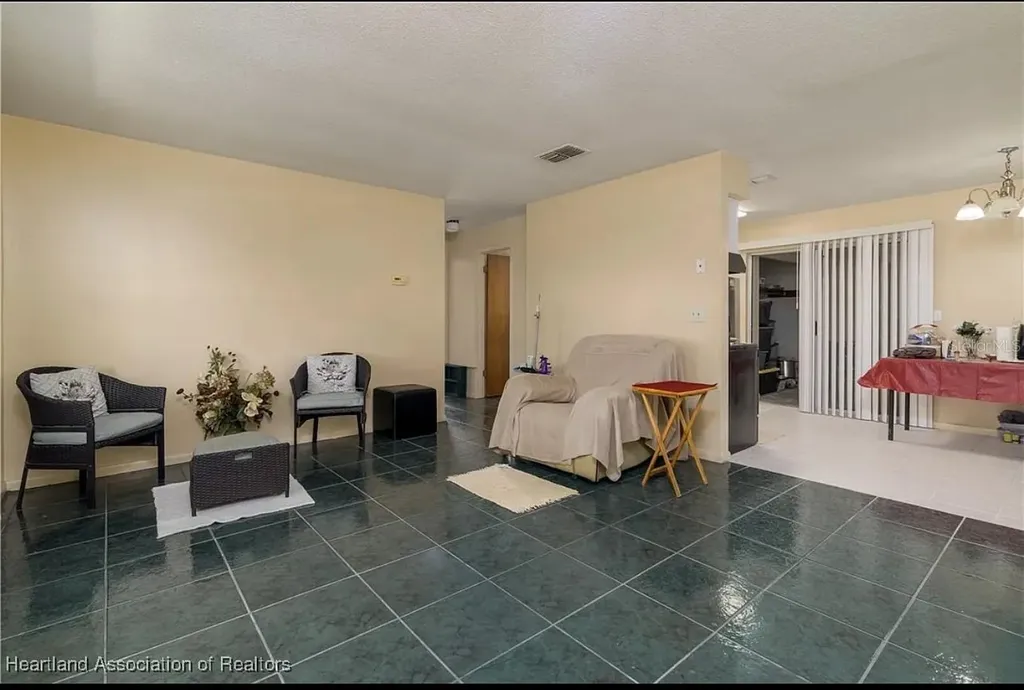 2443 W Newton Road Avon Park FL 33825