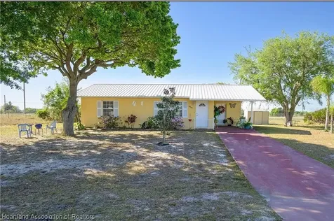 2443 W Newton Road Avon Park FL 33825
