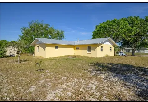 2443 W Newton Road Avon Park FL 33825