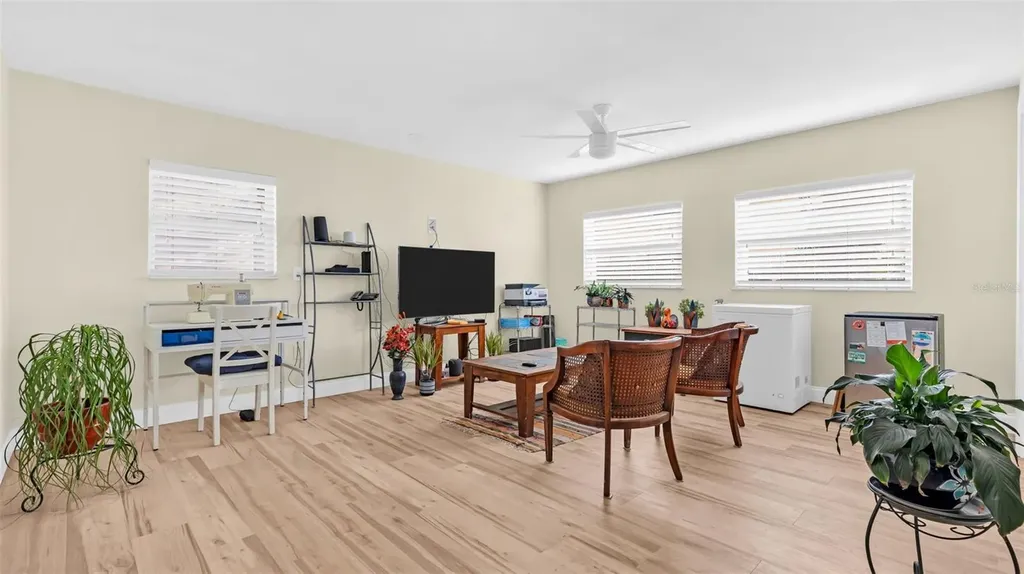 7063 S Shore Drive S St Petersburg FL 33707