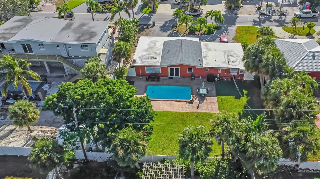 7063 S Shore Drive S St Petersburg FL 33707