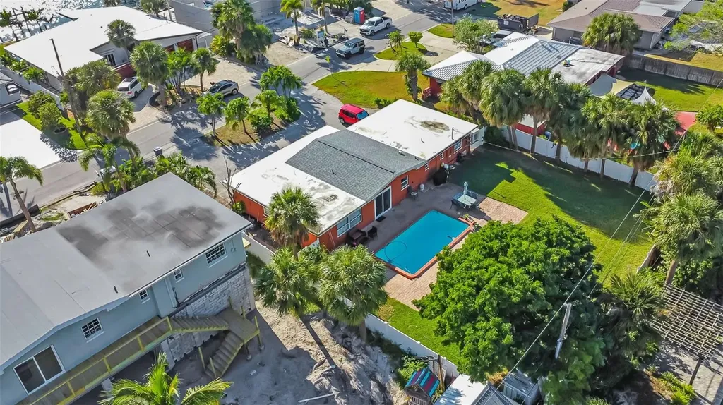 7063 S Shore Drive S St Petersburg FL 33707