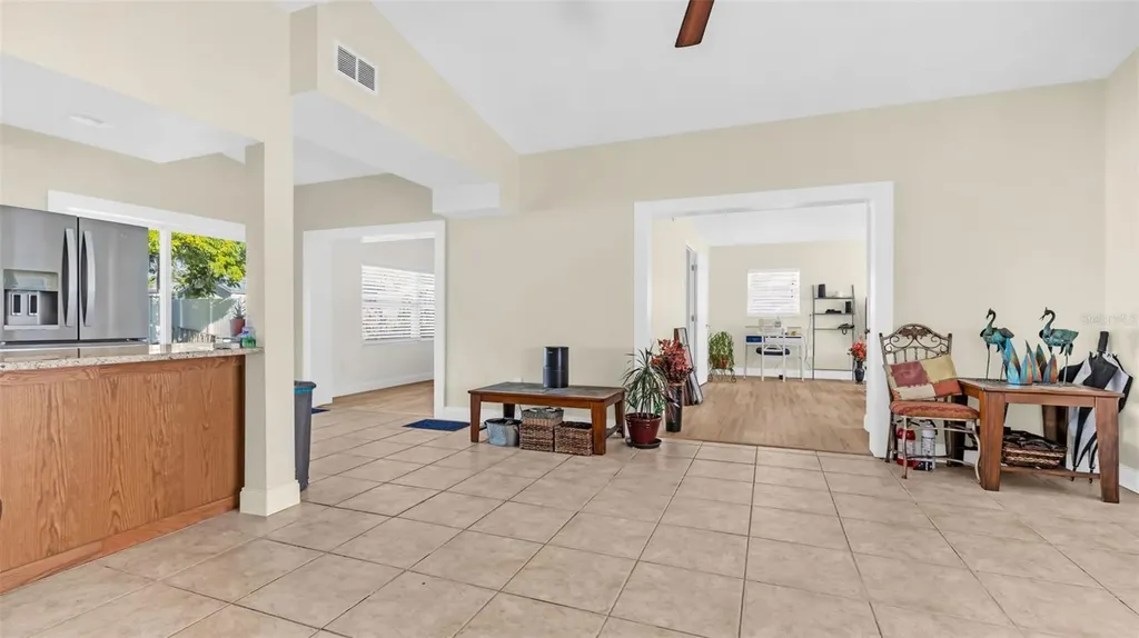 7063 S Shore Drive S St Petersburg FL 33707