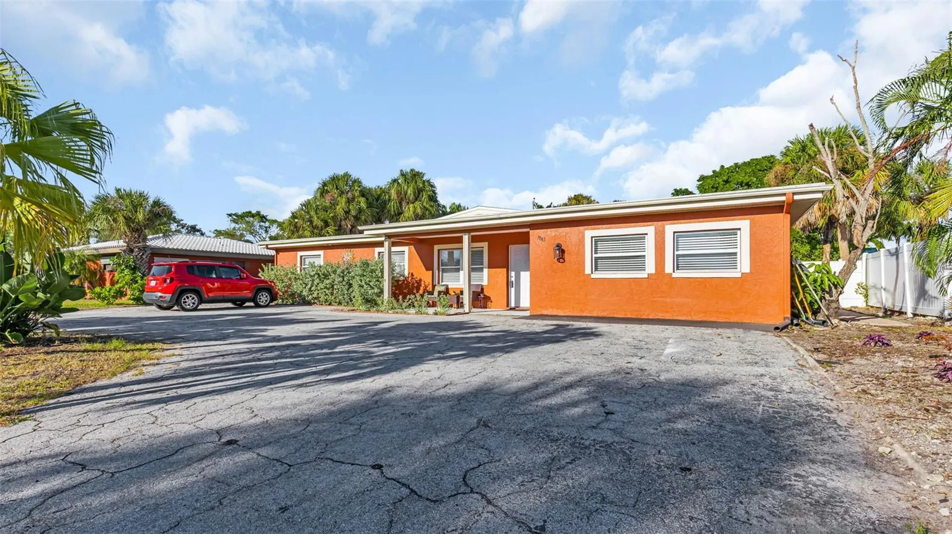 7063 S Shore Drive S St Petersburg FL 33707