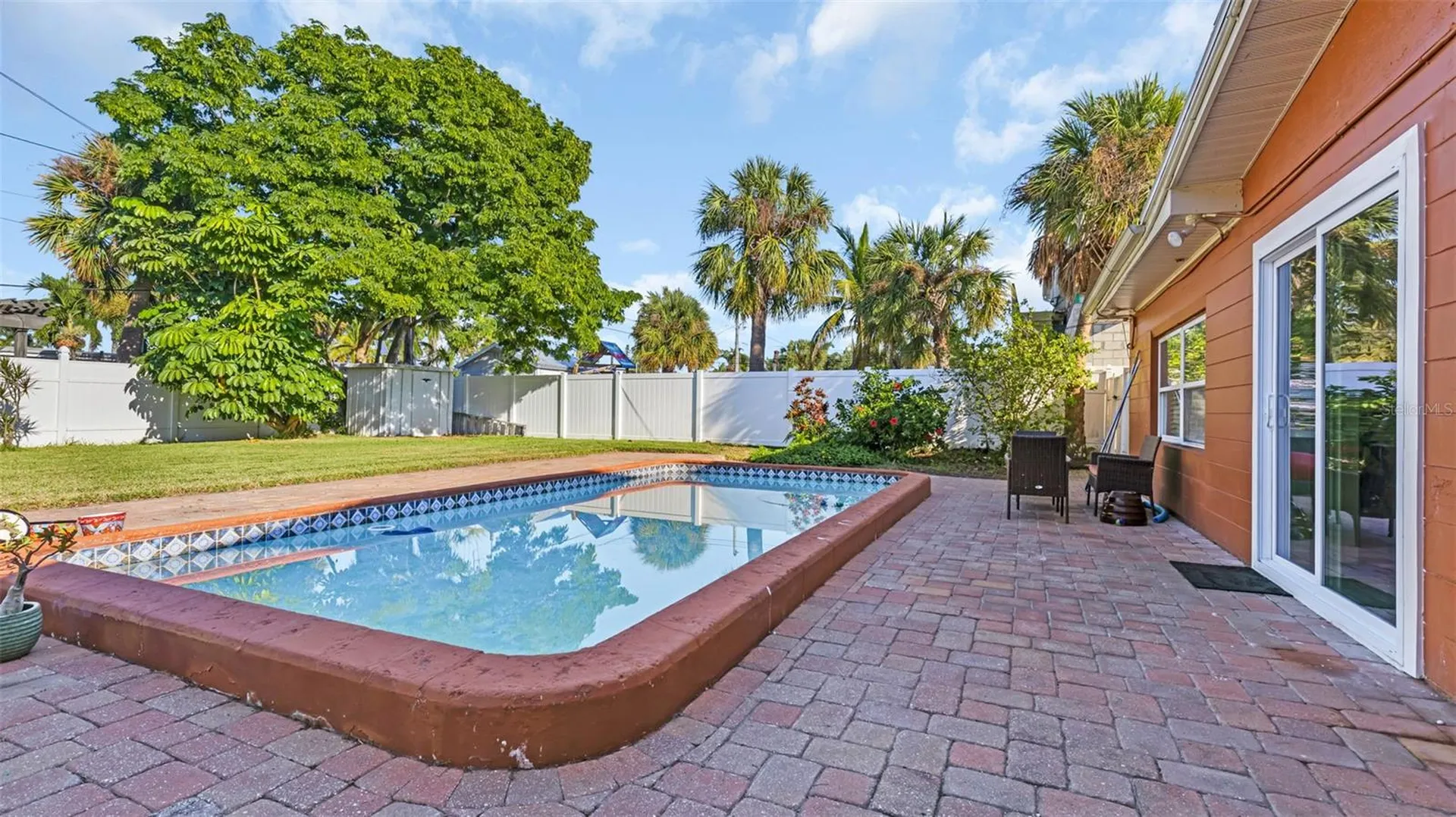 7063 S Shore Drive S St Petersburg FL 33707