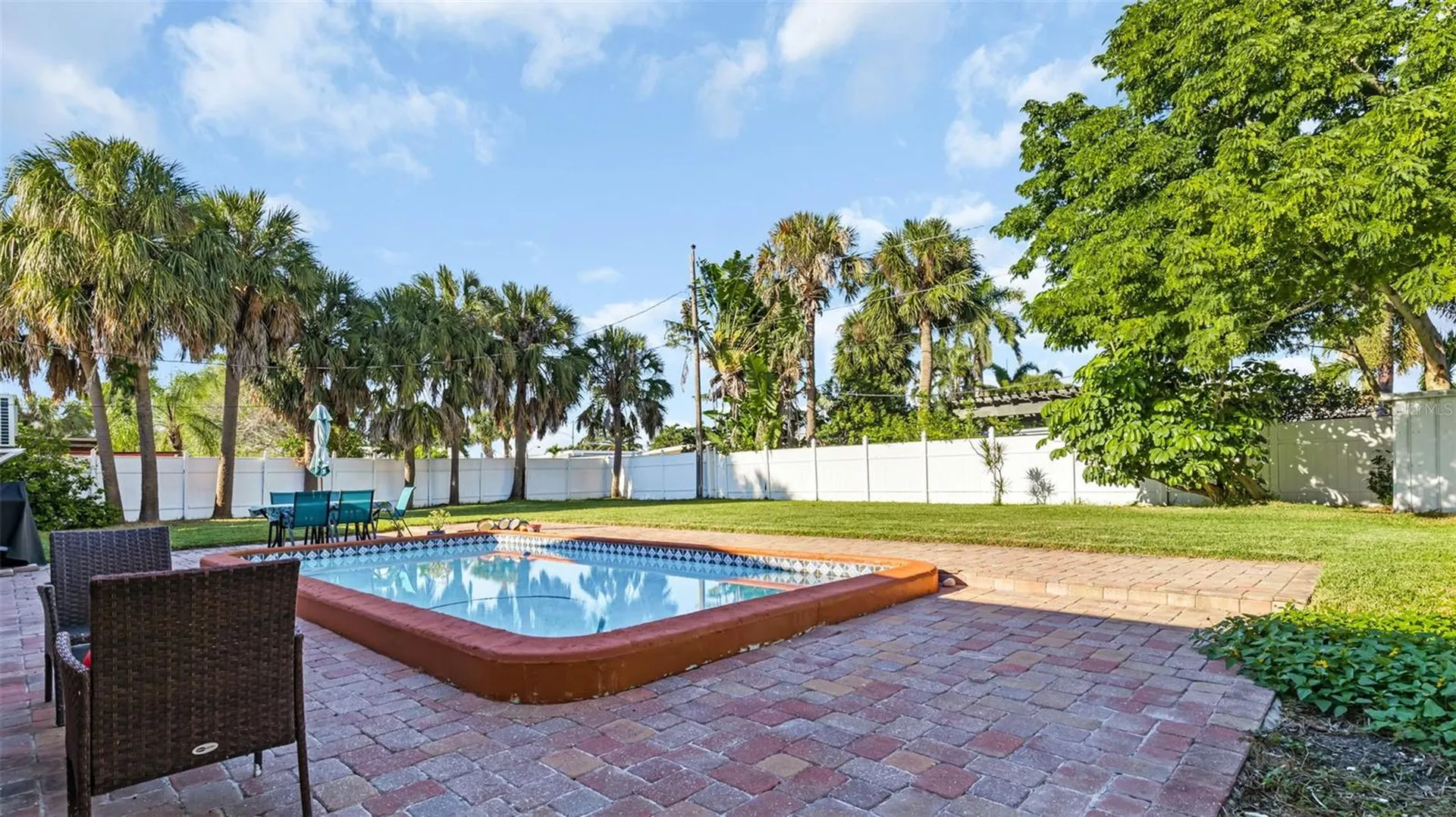 7063 S Shore Drive S St Petersburg FL 33707