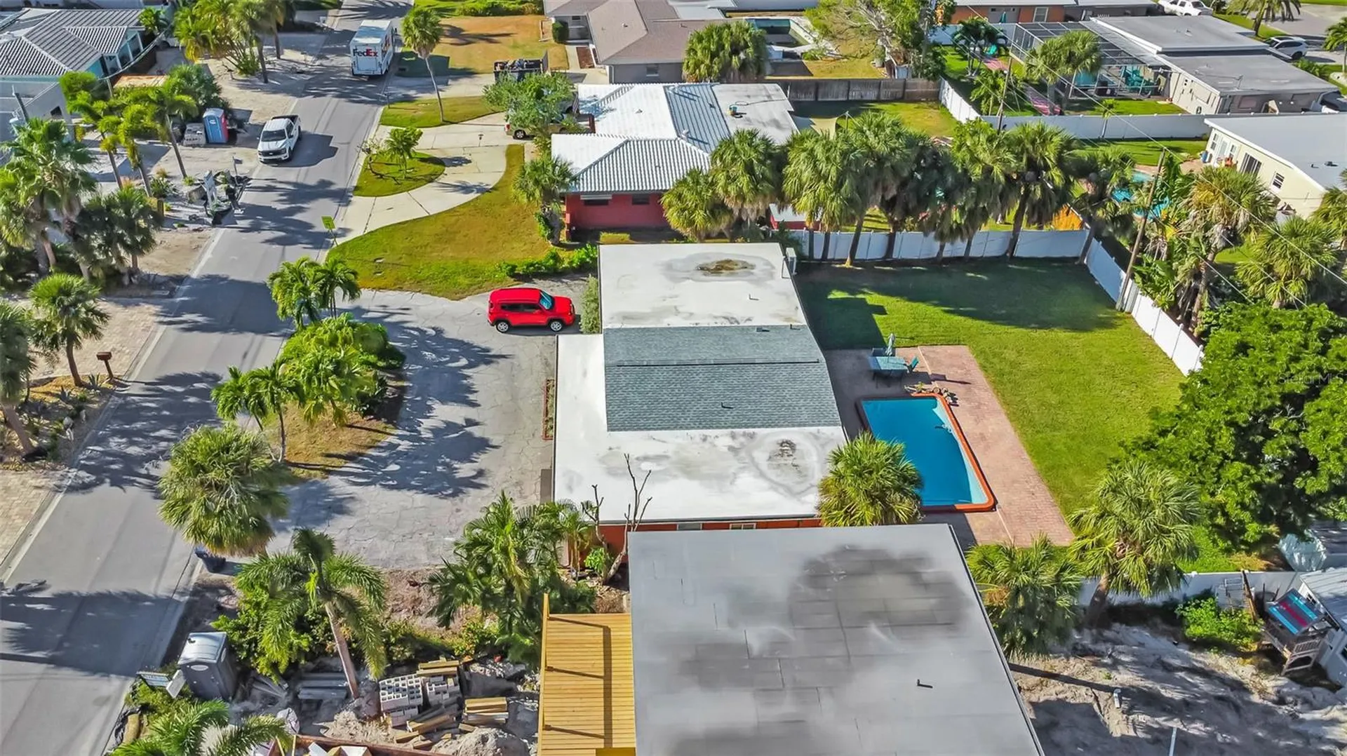 7063 S Shore Drive S St Petersburg FL 33707