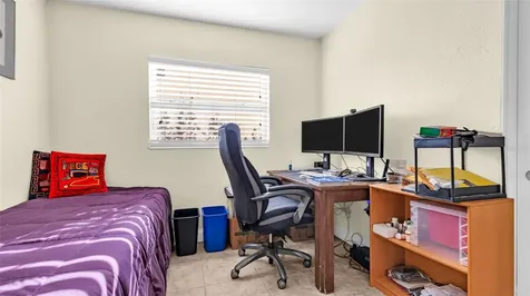 7063 S Shore Drive S St Petersburg FL 33707