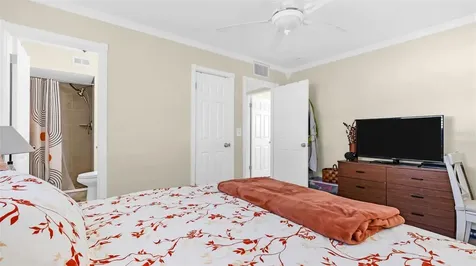 7063 S Shore Drive S St Petersburg FL 33707