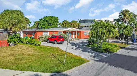 7063 S Shore Drive S St Petersburg FL 33707