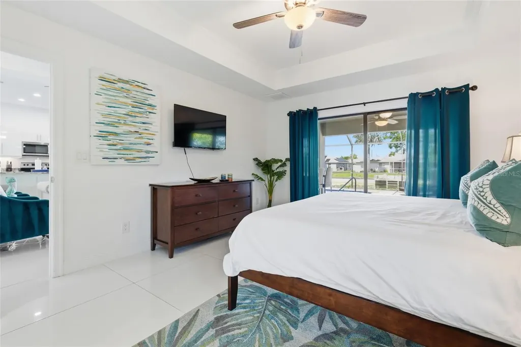 1507 NE 2nd Street Cape Coral FL 33909