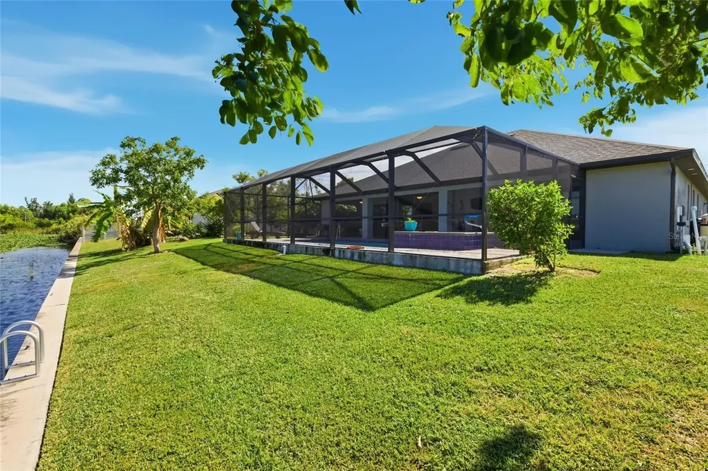 1507 NE 2nd Street Cape Coral FL 33909