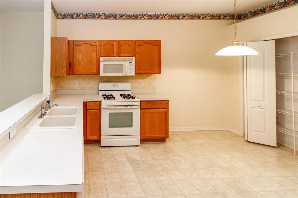 1747 Ravenridge Street Wesley Chapel FL 33543