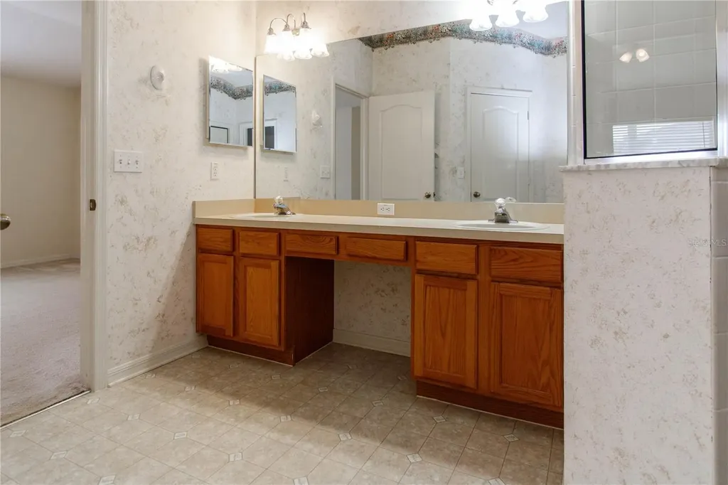 1747 Ravenridge Street Wesley Chapel FL 33543