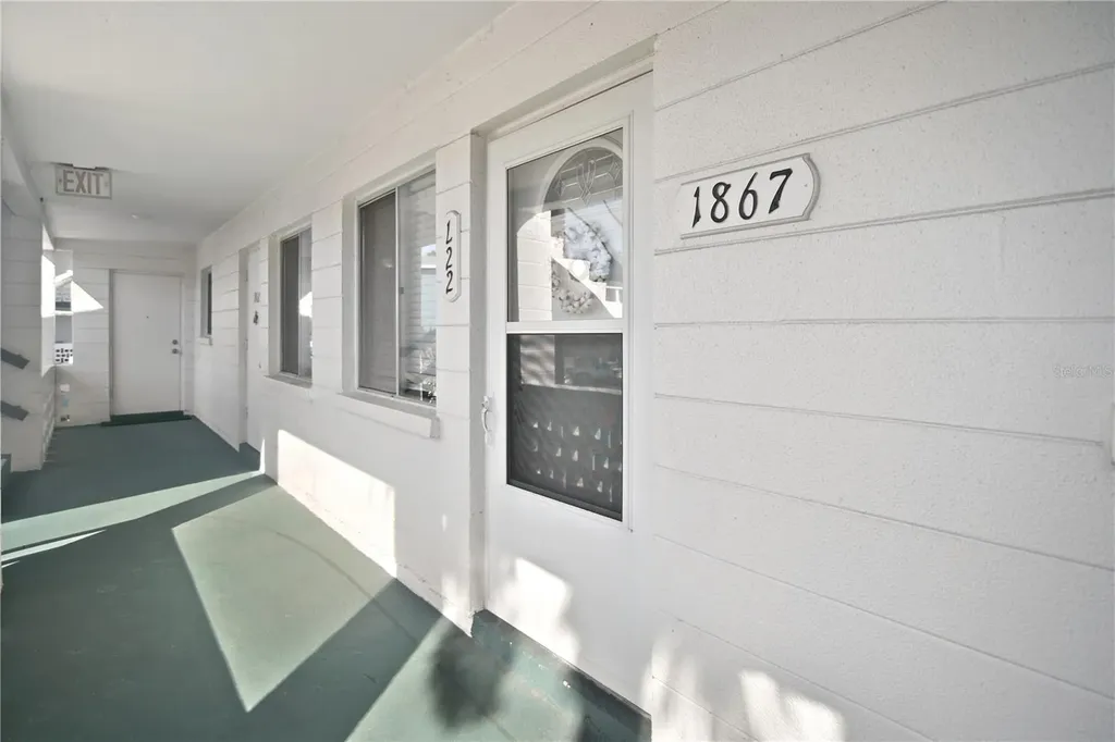 1867 Restful Drive Bradenton FL 34207