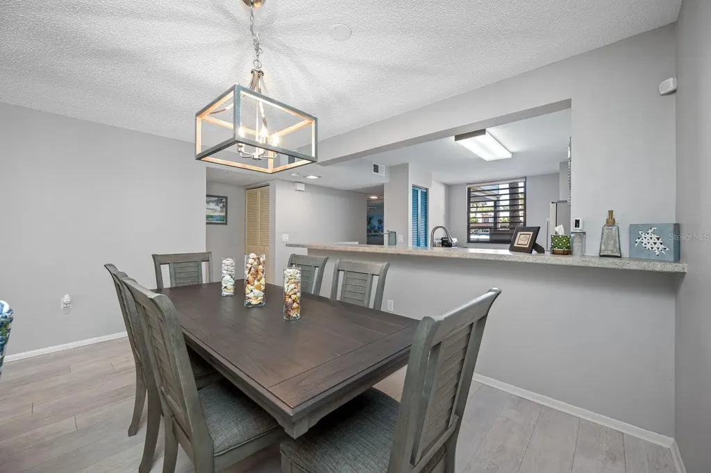 703 Oakview Drive Bradenton FL 34210