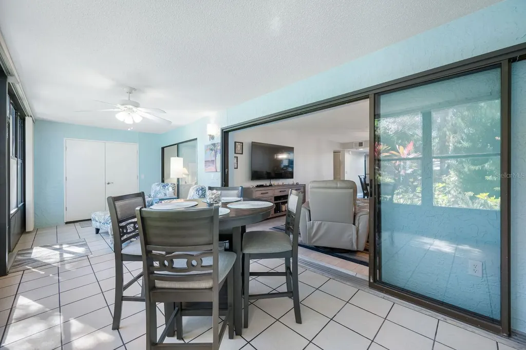 703 Oakview Drive Bradenton FL 34210