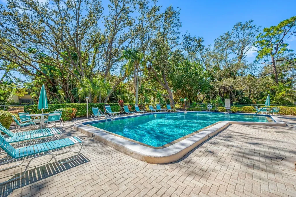 703 Oakview Drive Bradenton FL 34210
