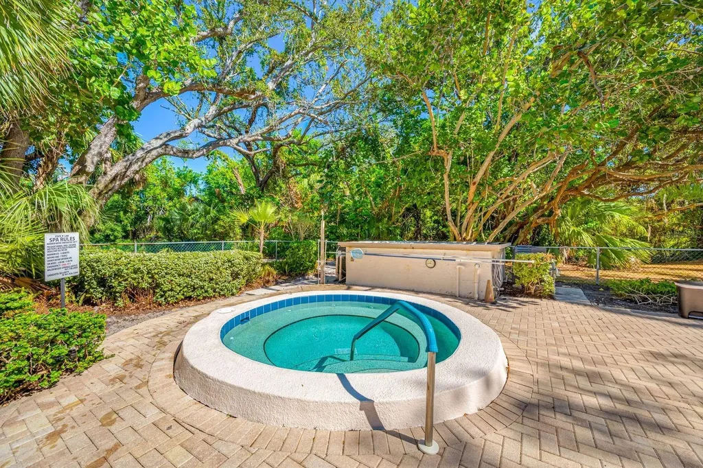 703 Oakview Drive Bradenton FL 34210