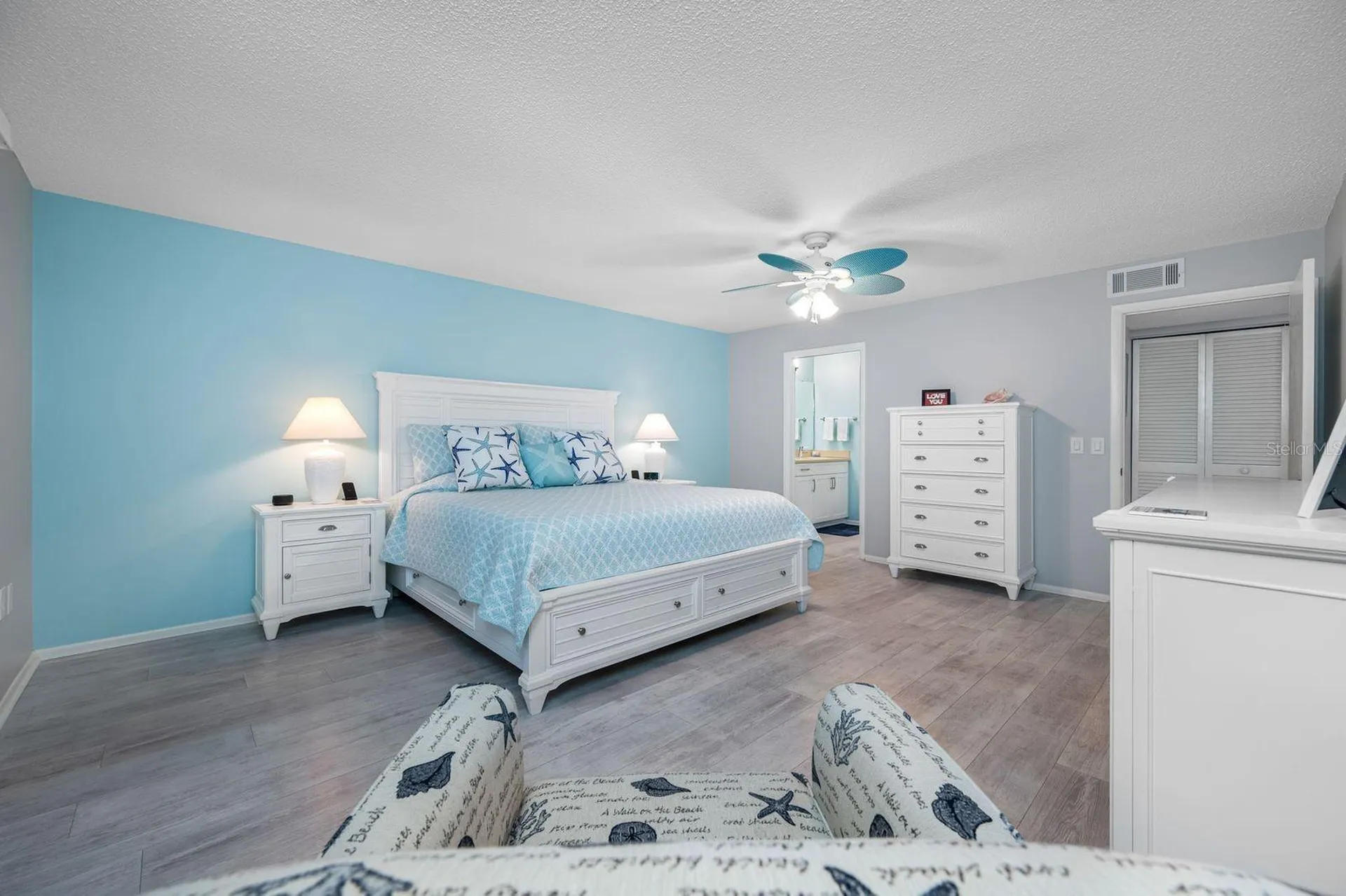 703 Oakview Drive Bradenton FL 34210