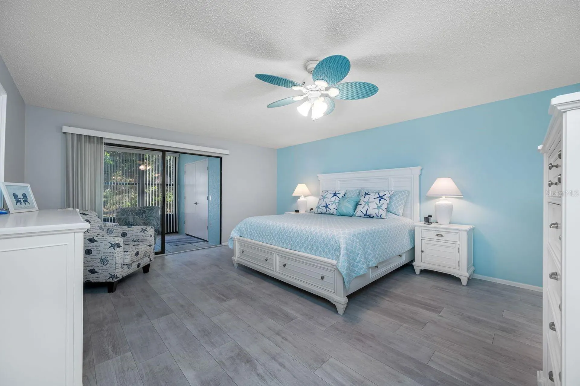 703 Oakview Drive Bradenton FL 34210