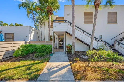 703 Oakview Drive Bradenton FL 34210