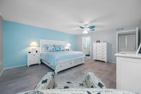 703 Oakview Drive Bradenton FL 34210