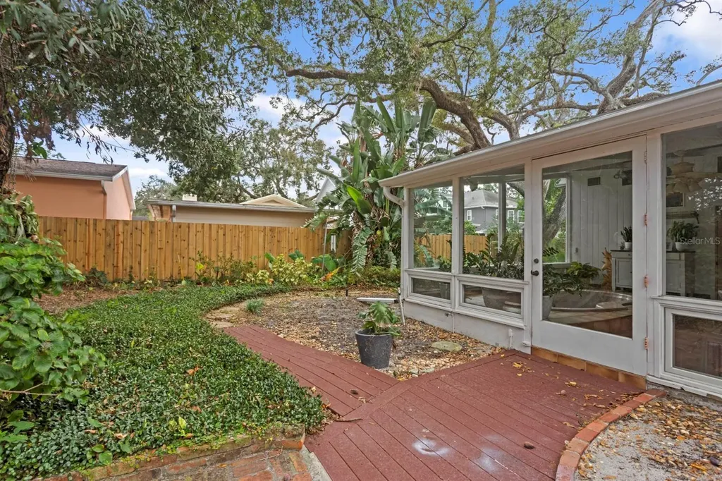 4410 W Clear Avenue Tampa FL 33629