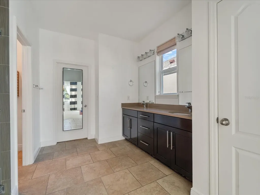805 Molly Sarasota FL 34232