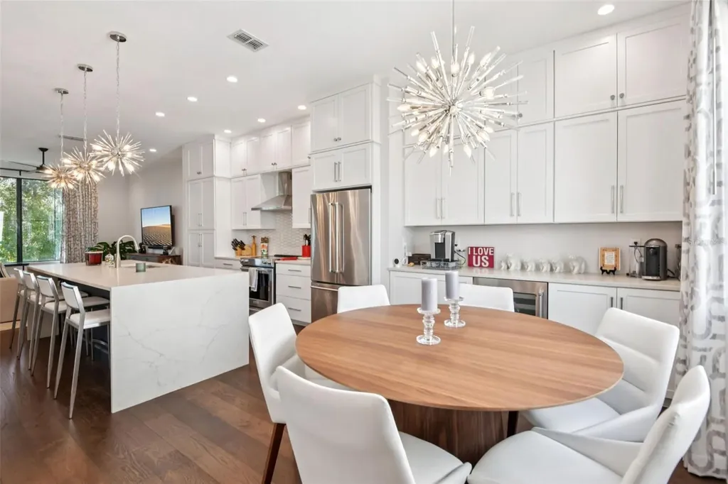 2851 W Gandy Boulevard Tampa FL 33611