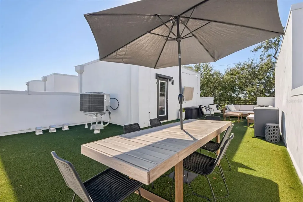 2851 W Gandy Boulevard Tampa FL 33611