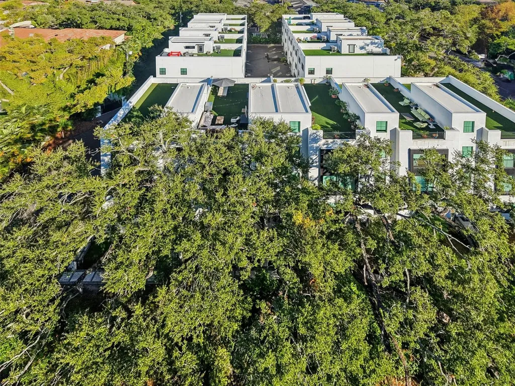 2851 W Gandy Boulevard Tampa FL 33611