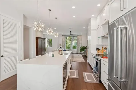 2851 W Gandy Boulevard Tampa FL 33611