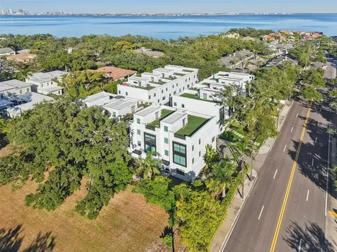 2851 W Gandy Boulevard Tampa FL 33611