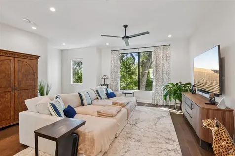2851 W Gandy Boulevard Tampa FL 33611