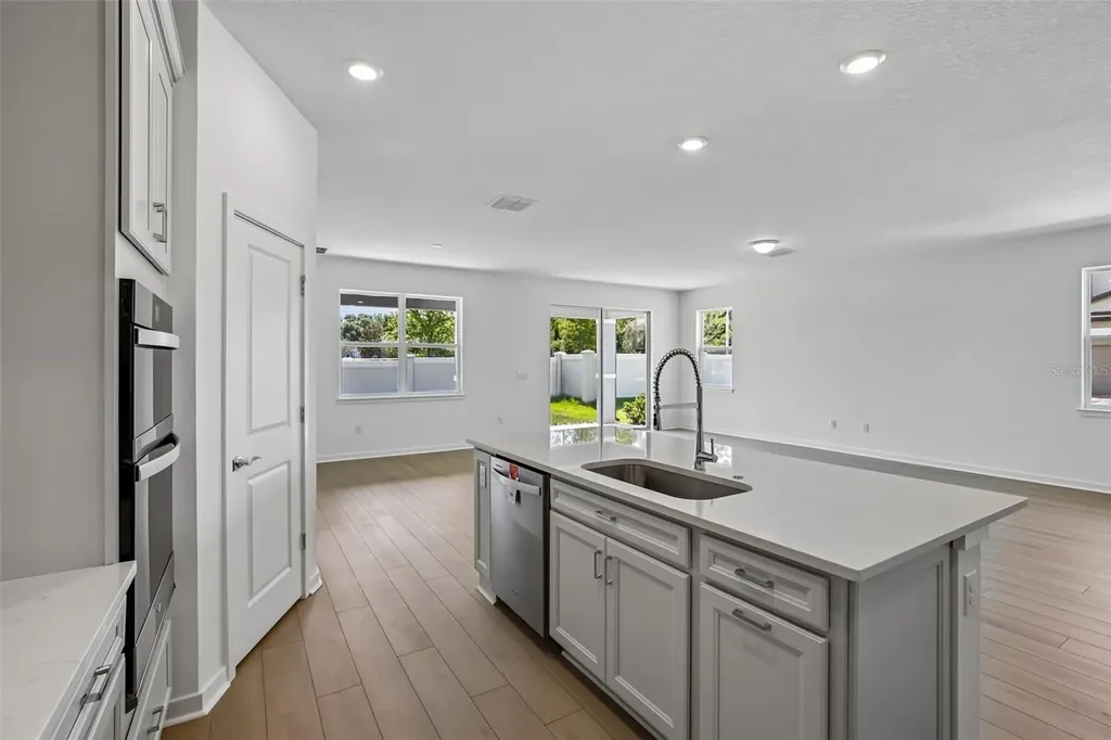 9932 Redwood Ridge Avenue Riverview FL 33578