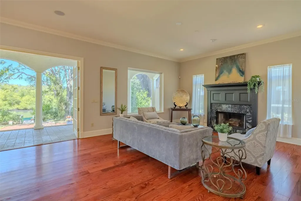 4605 W Vasconia Street Tampa FL 33629