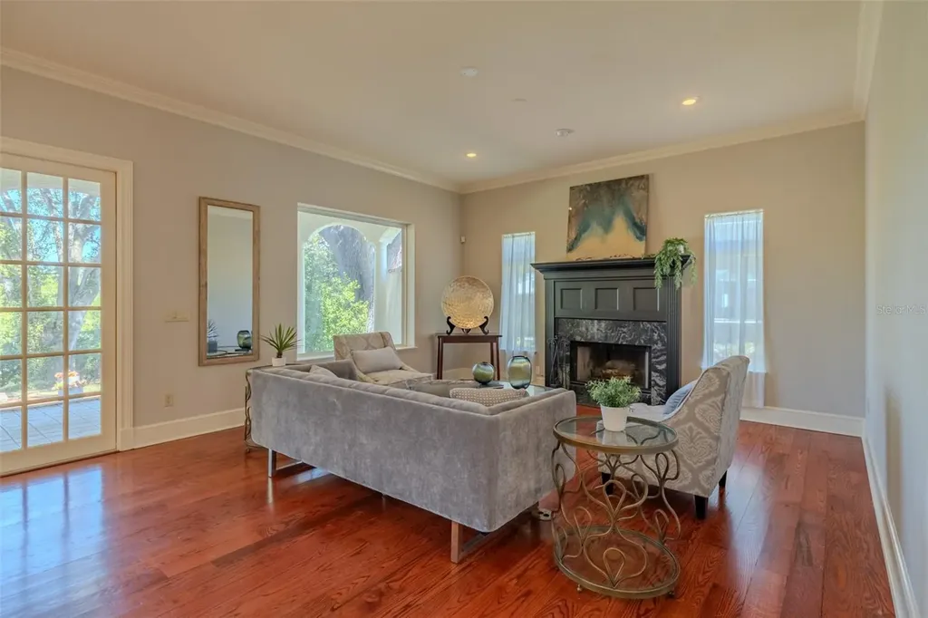 4605 W Vasconia Street Tampa FL 33629
