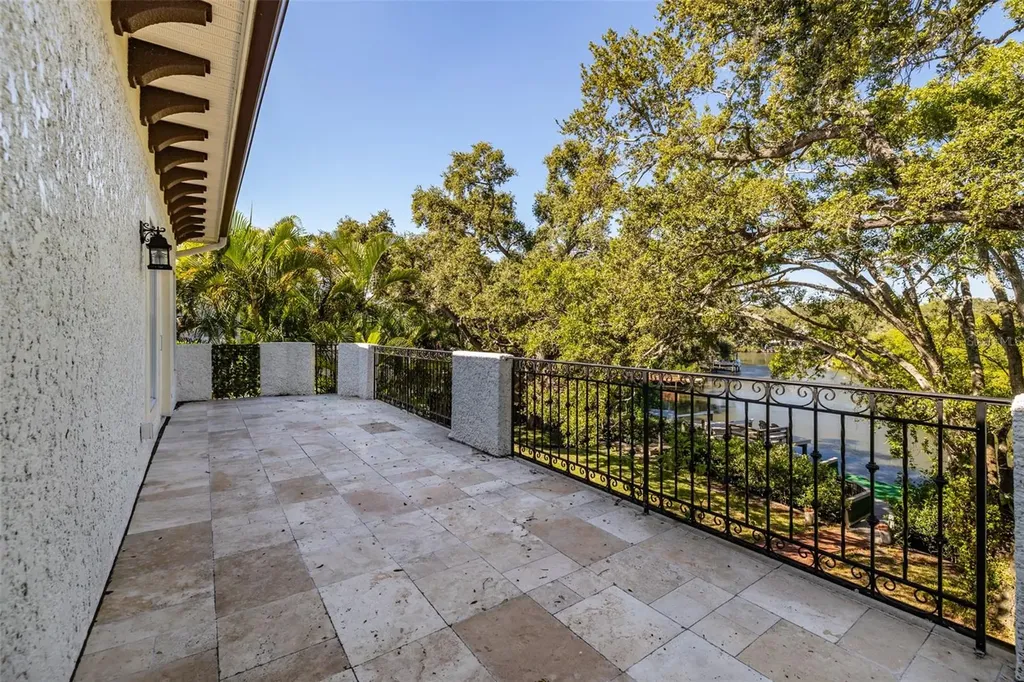 4605 W Vasconia Street Tampa FL 33629