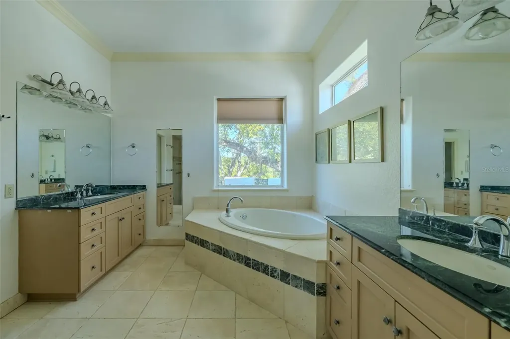 4605 W Vasconia Street Tampa FL 33629
