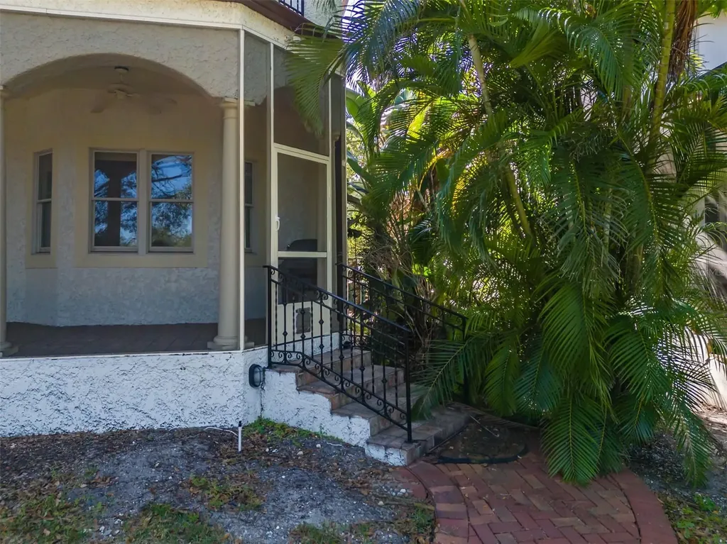 4605 W Vasconia Street Tampa FL 33629