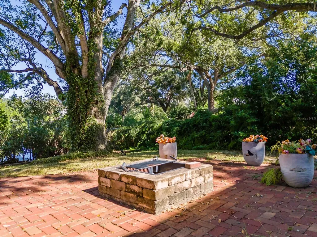 4605 W Vasconia Street Tampa FL 33629