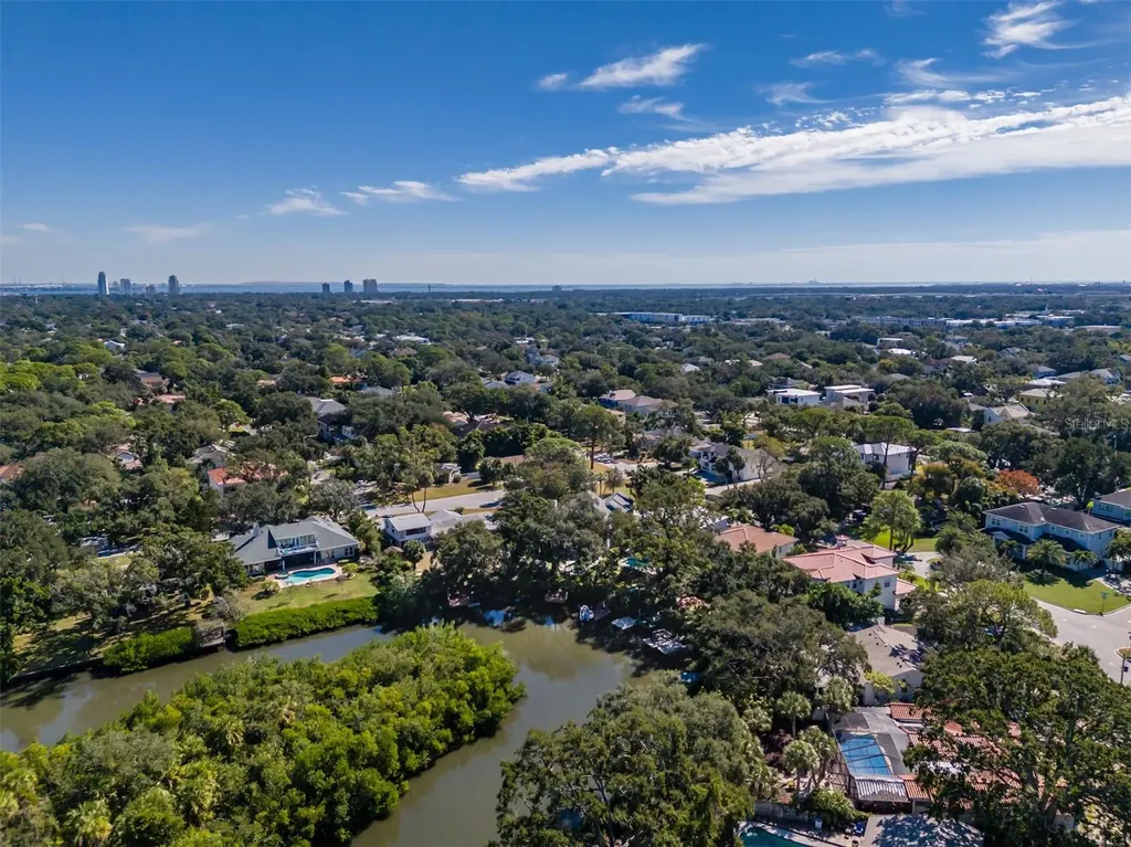 4605 W Vasconia Street Tampa FL 33629